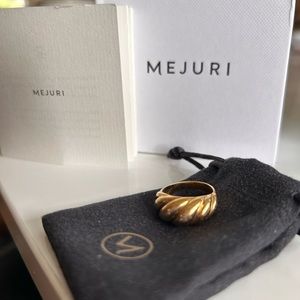 Mejuri croissant dome ring size 5